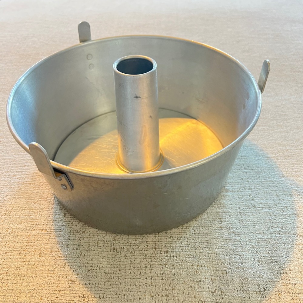Vintage Comet Aluminum Angel Food Cake Pan 10 Inch 2 Piece Tube Pan w/ Feet USA